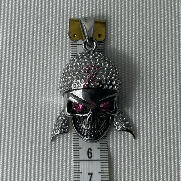 Crystal Blinking Pirate Skull Pendant Gemstone Pink Eyes - Picture 5 of 6